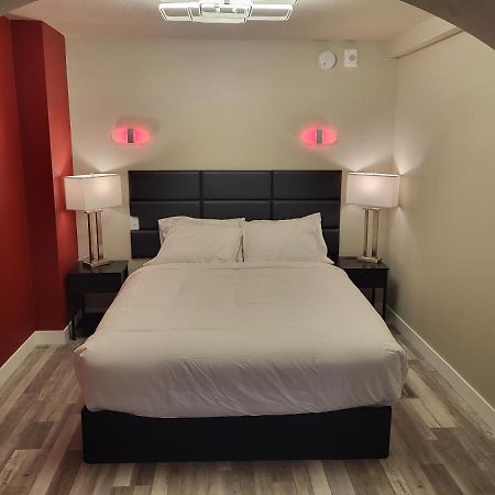 Red Fox Inn And Suites Waverly エクステリア 写真