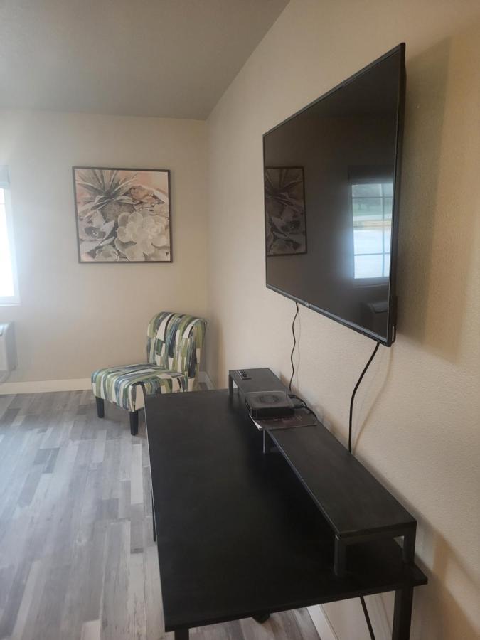 Red Fox Inn And Suites Waverly エクステリア 写真