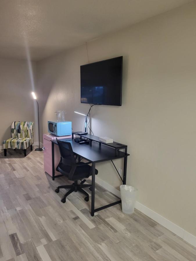 Red Fox Inn And Suites Waverly エクステリア 写真